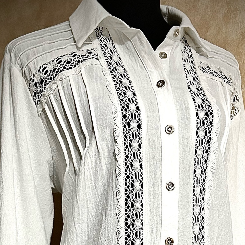 🤍 Textured White Lace Detail, 2 Button Cuff - Button Down Blouse - Picture 3 of 14
